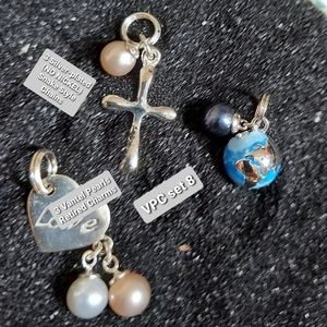 3 VANTEL PEARLS CHARMS & 3 SILVER PLATED CHAINS